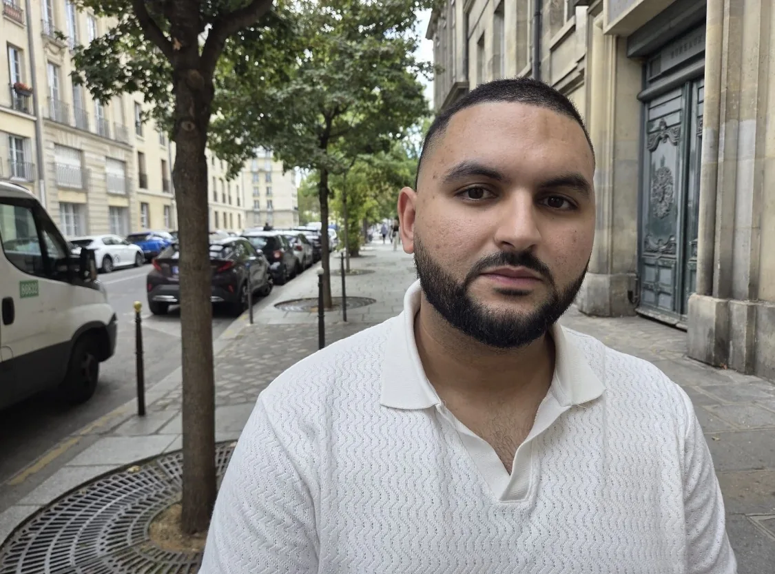 Le papa de Tasnim, qui souhaite saisir le Conseil d’État pour obtenir la poursuite des soins de sa fille de quatre mois.