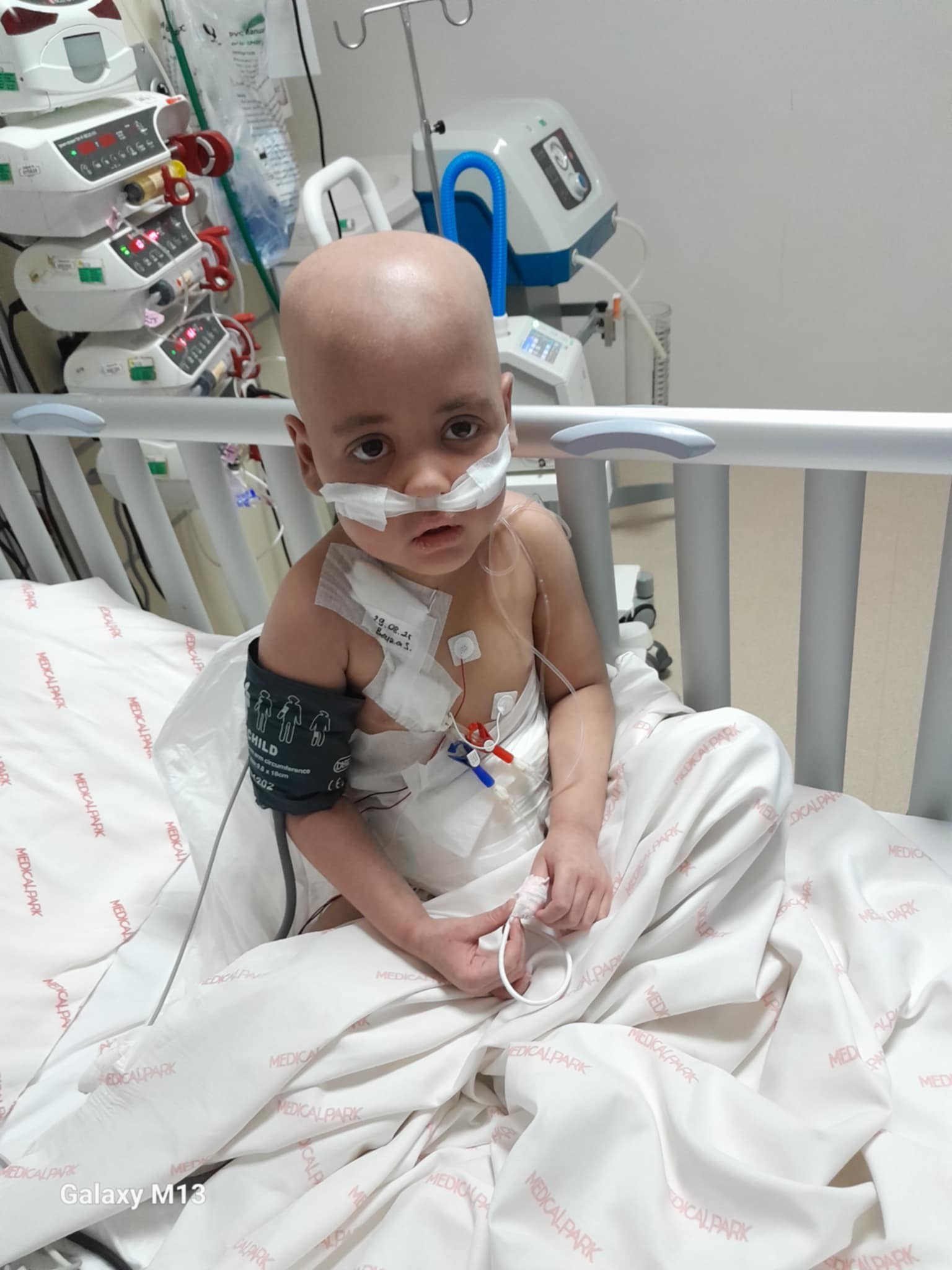 Petit patient pris en charge à l'hôpital MedicalPark grâce à votre soutien